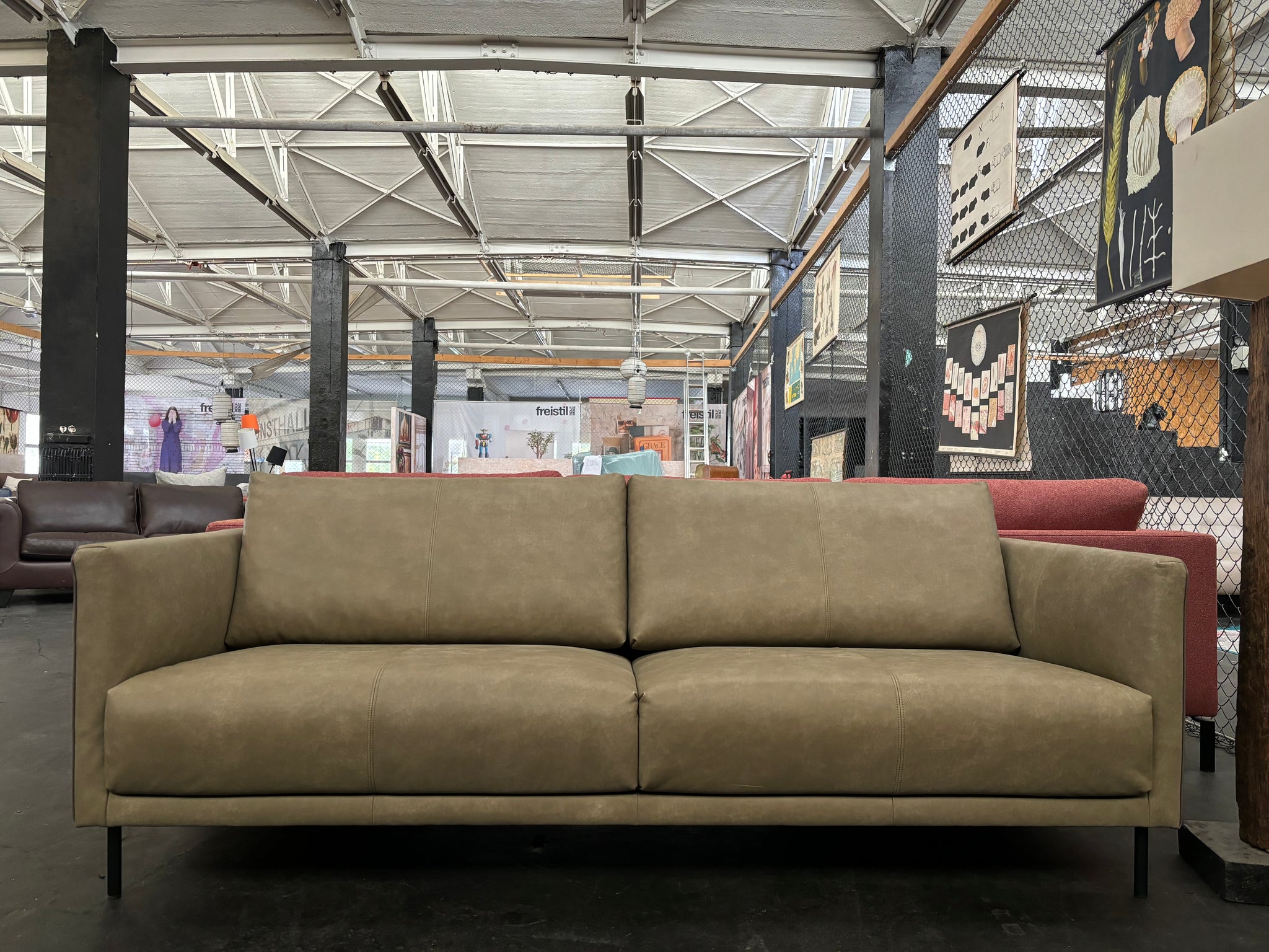 freistil - Sofa - freistil 133 - Leder grün - sofort verfügbar