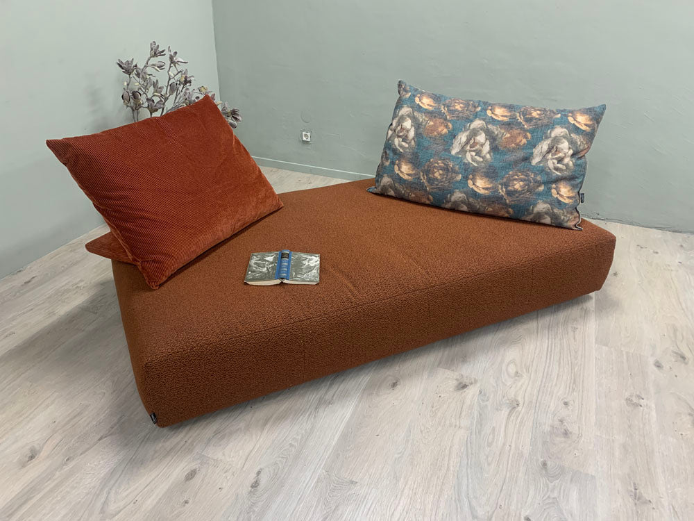 Bullfrog - Sofa - 1070 Iwan - Stoff orange - sofort verfügbar