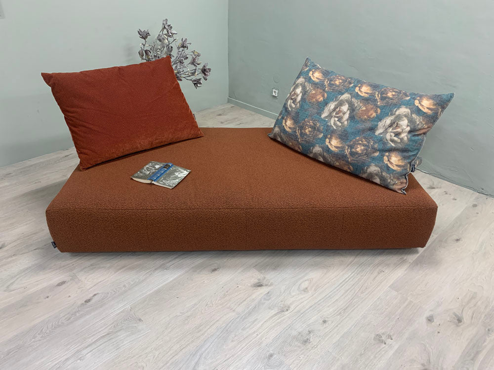 Bullfrog - Sofa - 1070 Iwan - Stoff orange - sofort verfügbar